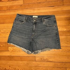 Abercrombie High Rise “the dad short” 34/18